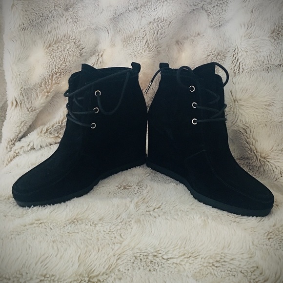 Women’s size 7 Michael Kors wedge bootie - Picture 5 of 6